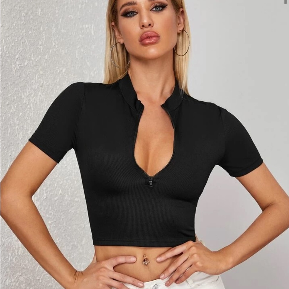 Black ribbed crop top with zipper